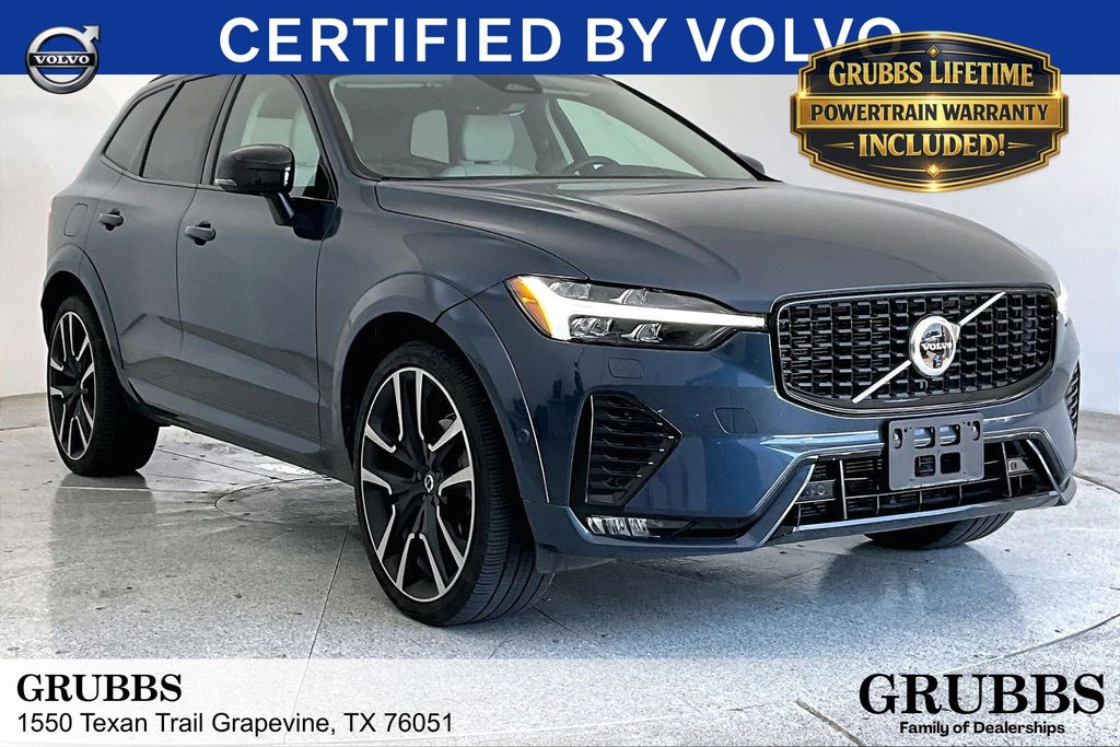 2024 Volvo XC60 B5 Ultimate Dark Theme AWD's photo