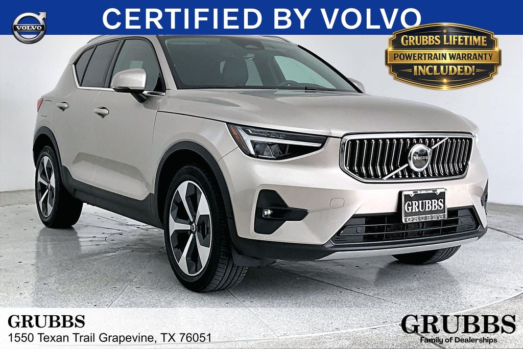 2023 Volvo XC40 B5 Plus Bright AWD's photo