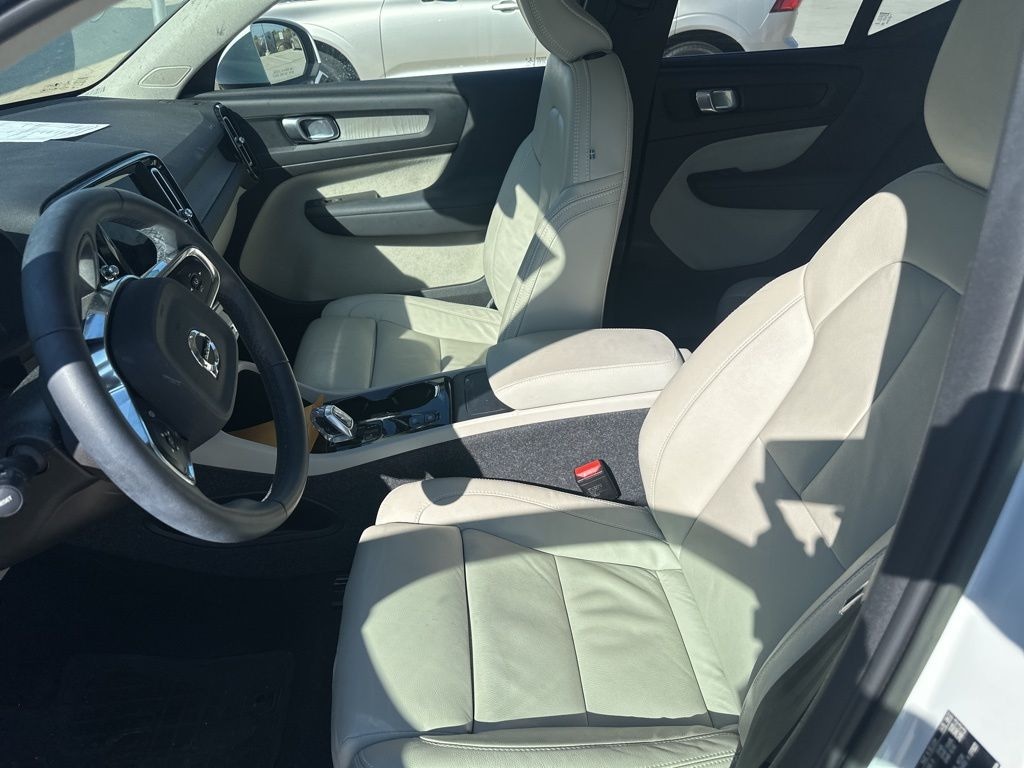 Used 2023 Volvo XC40 B5 Plus Bright Theme SUV