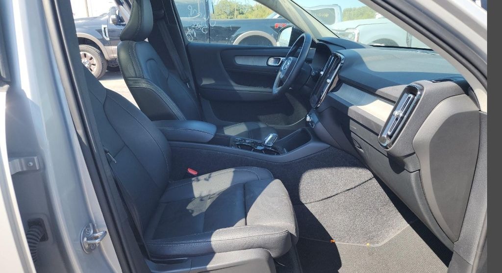 Used 2025 Volvo XC40 B5 Plus Dark Theme SUV