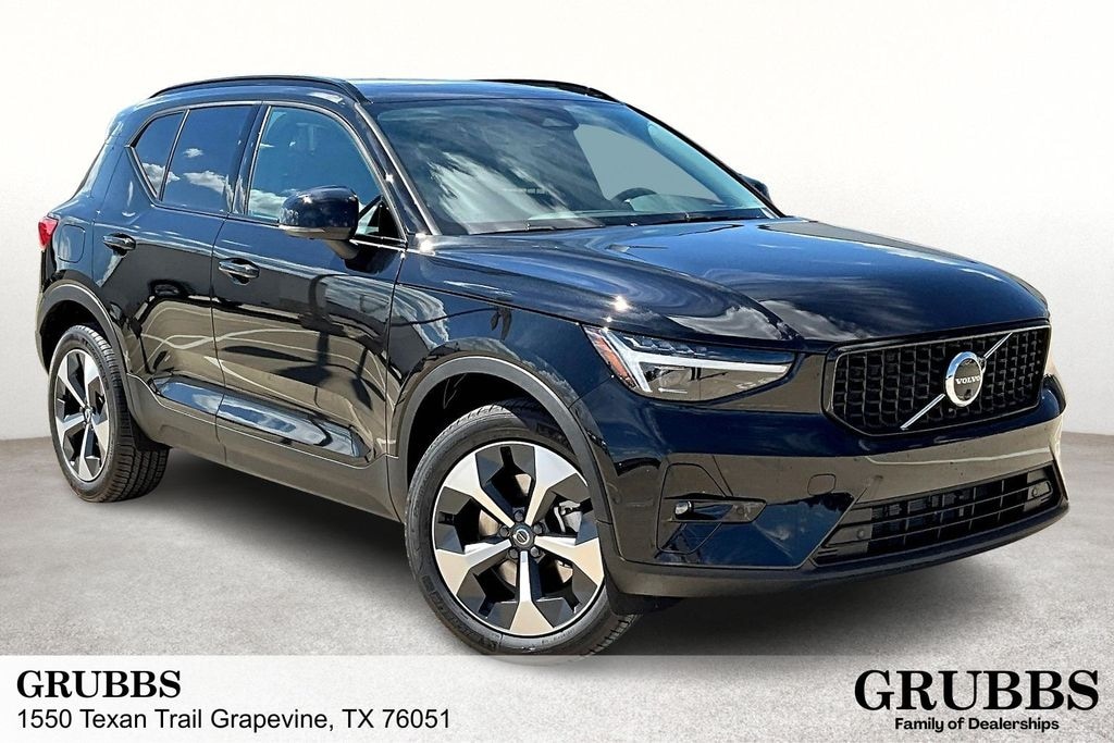 New 2026 Volvo XC40 B5 Plus SUV