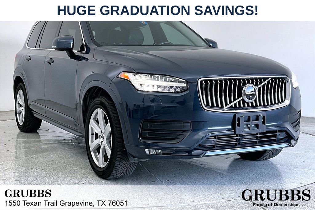 2020 Volvo XC90 T6 Momentum AWD's photo
