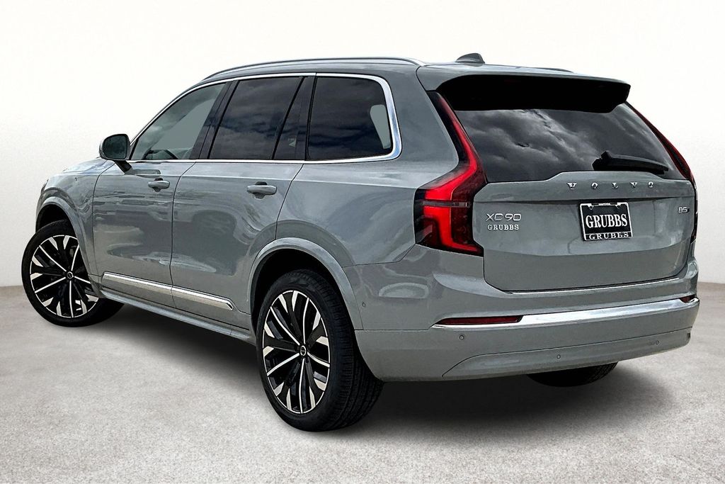 2026 Volvo XC90 Plus photo 3