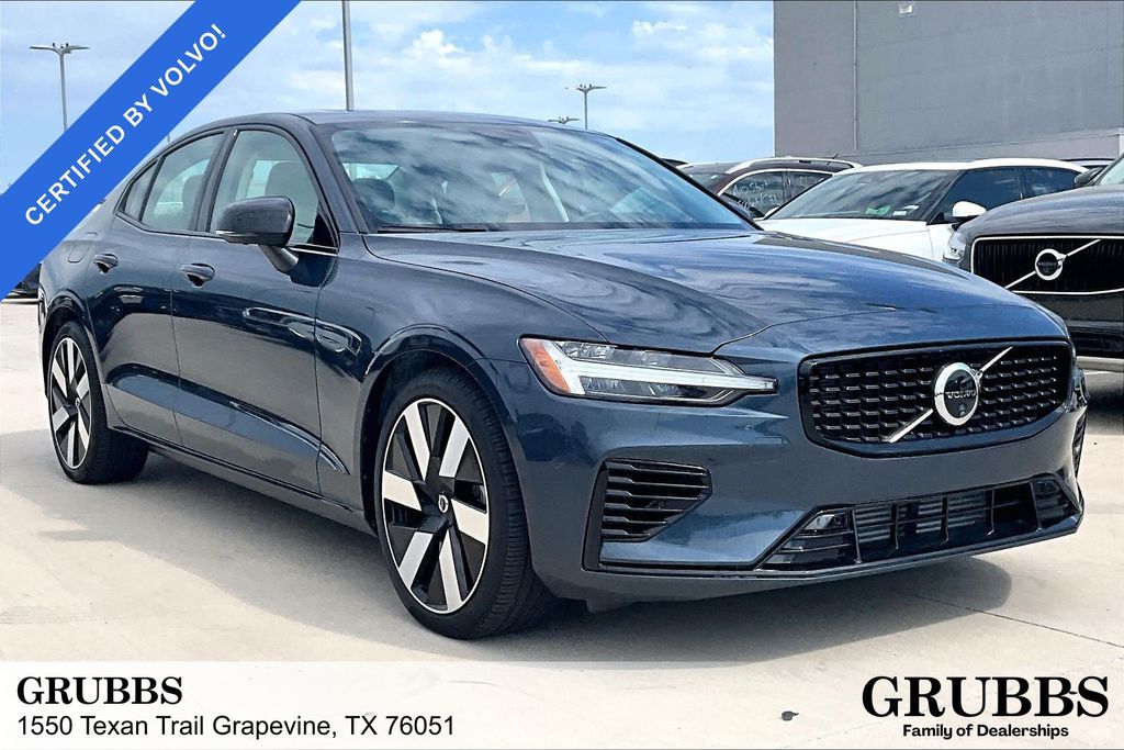 2024 Volvo S60 Recharge Plug-In Hybrid