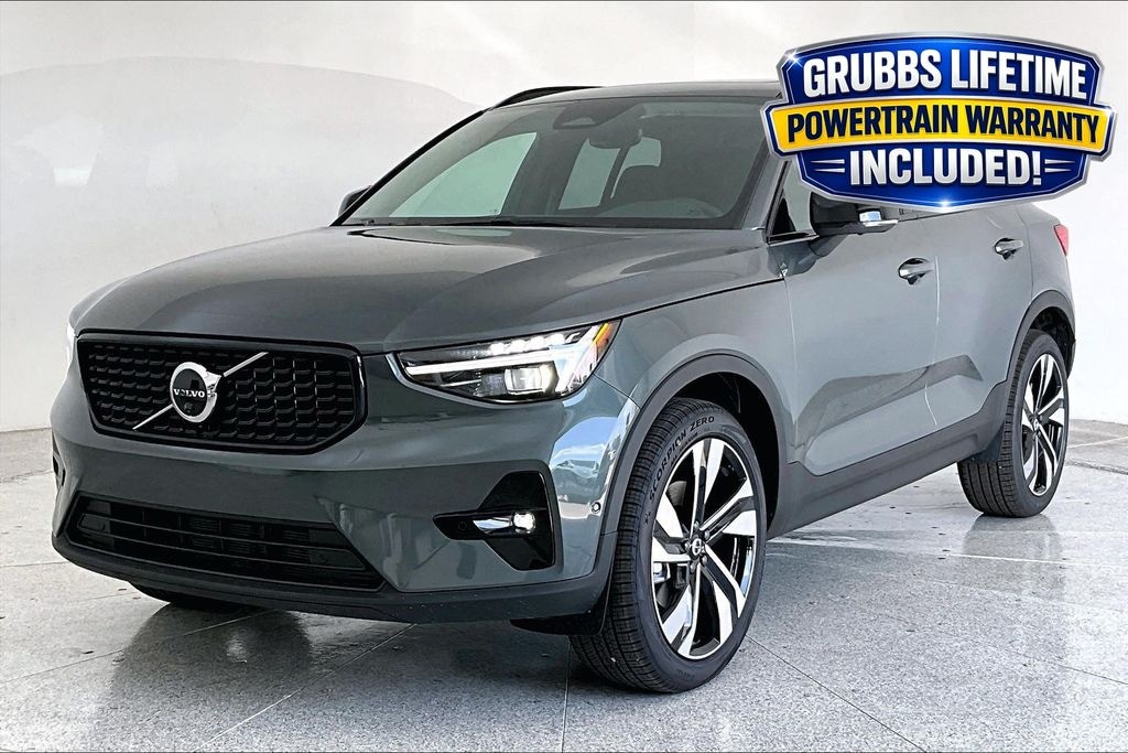 New 2026 Volvo XC40 B5 Ultra SUV