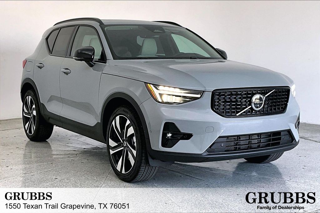 New 2026 Volvo XC40 B5 Ultra