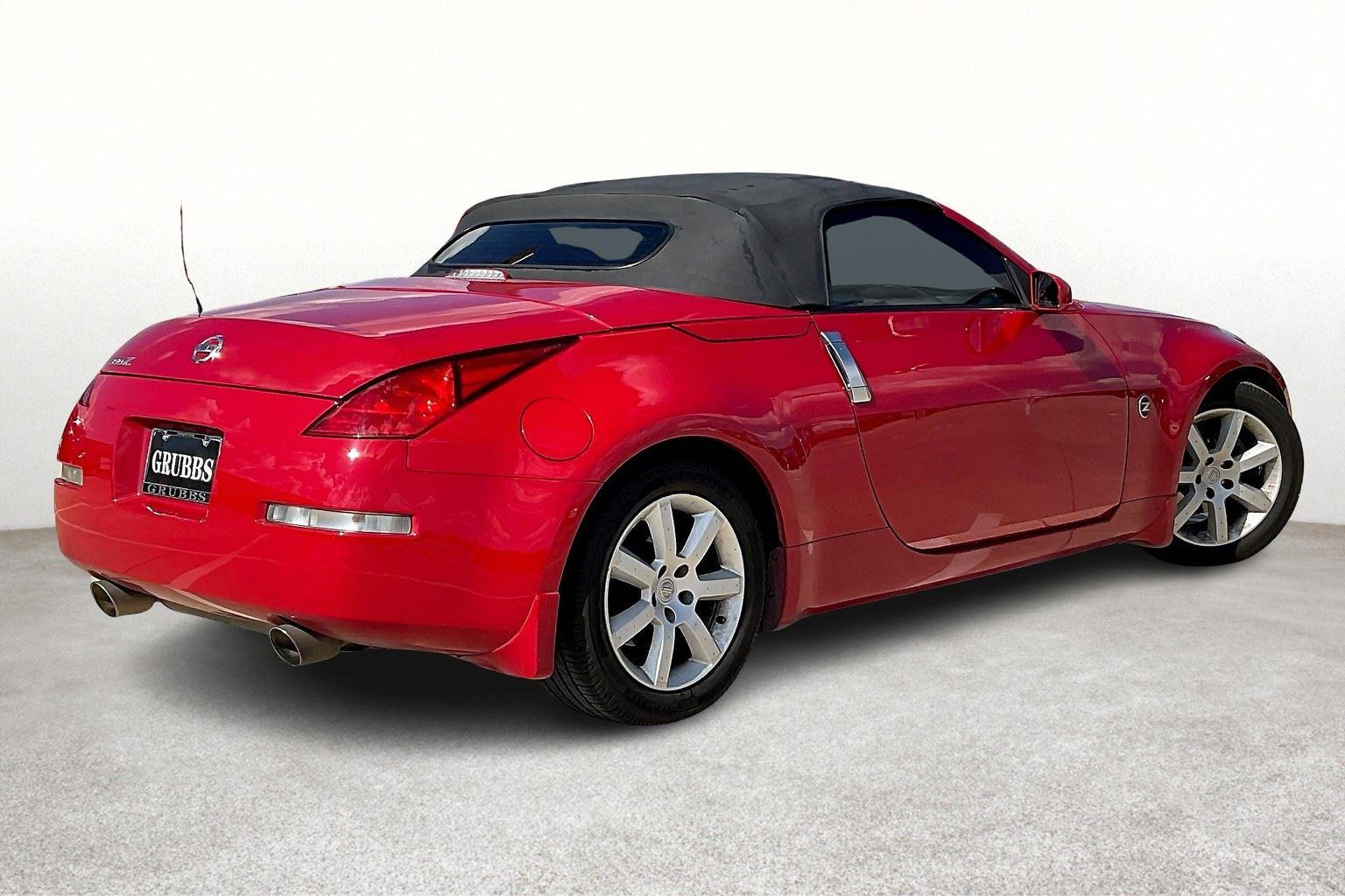 2004 Nissan 350Z Touring photo 2