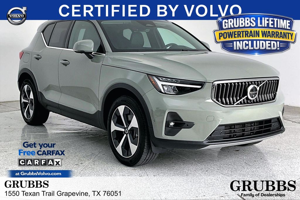 2025 Volvo XC40 B5 Plus Bright AWD's photo