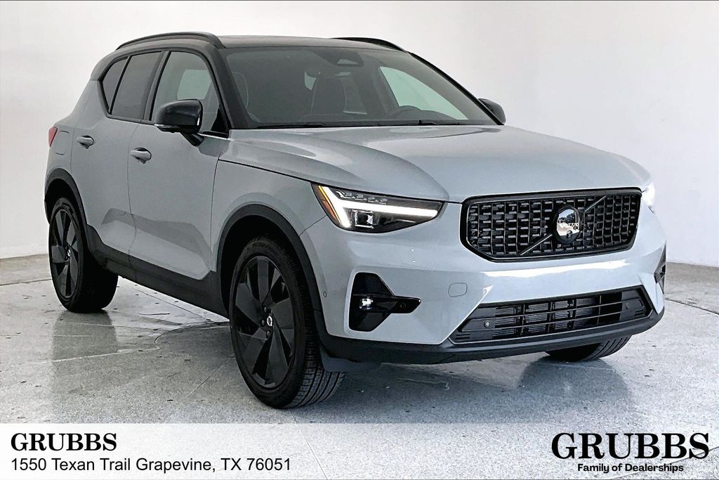 New 2026 Volvo XC40 B5 Ultra Black Edition