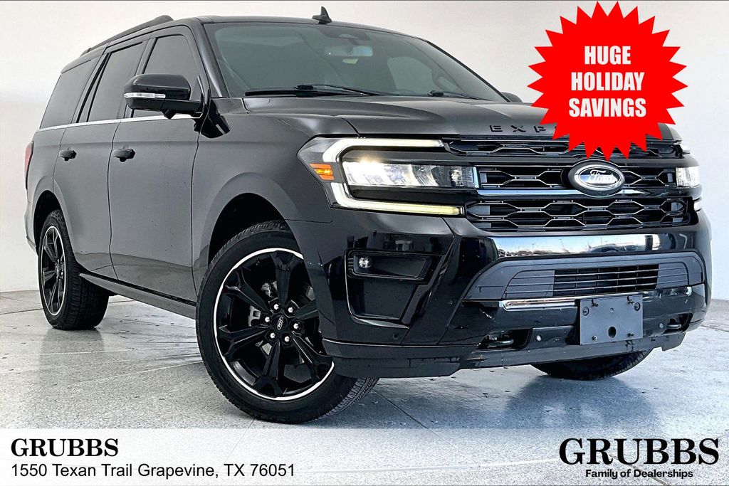 2023 Ford Expedition Limited's photo