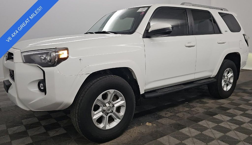 2022 Toyota 4Runner SR5's photo