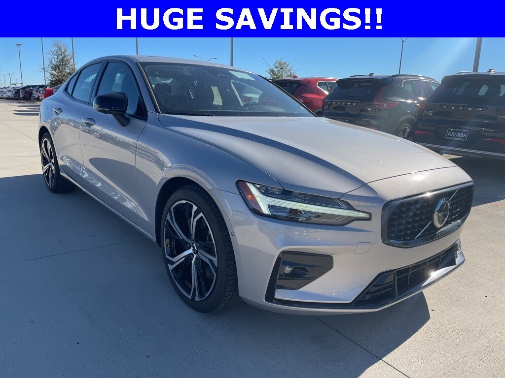 2025 Volvo S60 B5 Plus photo 3