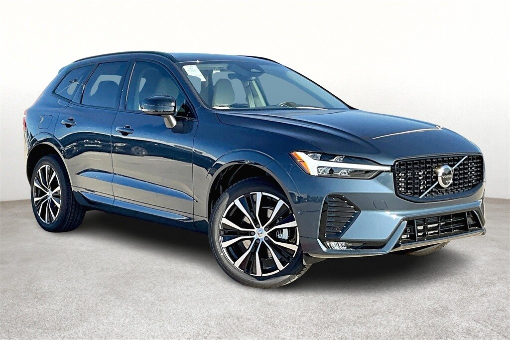 2025 Volvo XC60 B5 Plus photo 2