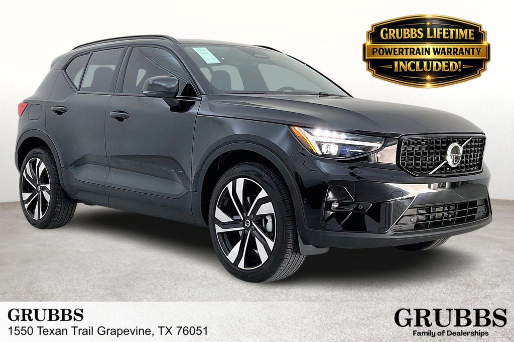 2026 Volvo XC40 B5 Ultra Dark AWD's photo