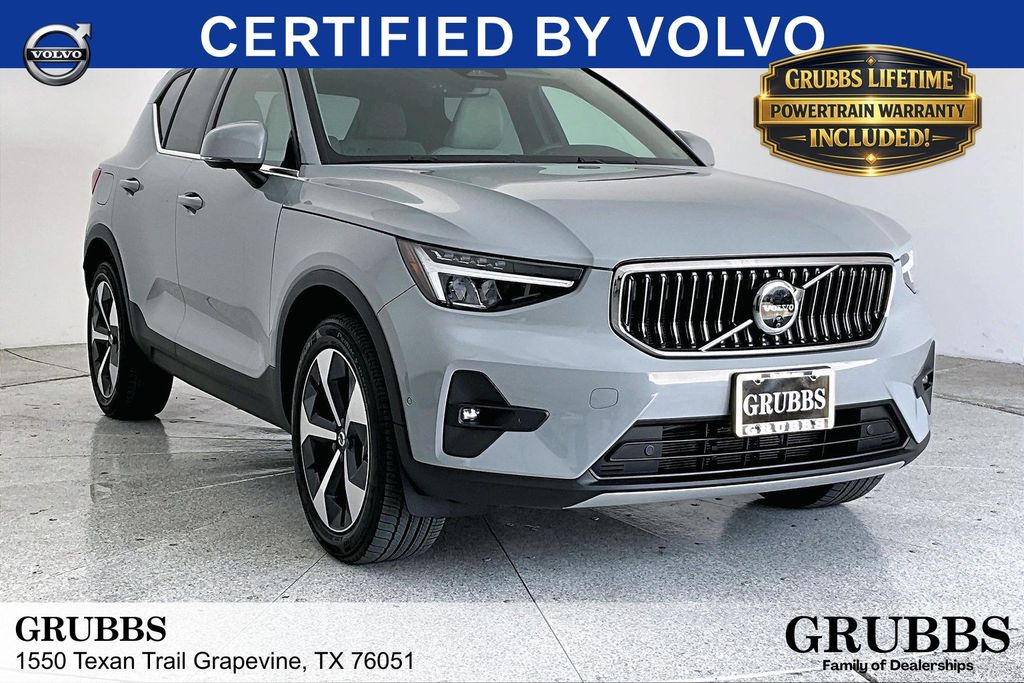 2024 Volvo XC40 B5 Plus Bright AWD's photo