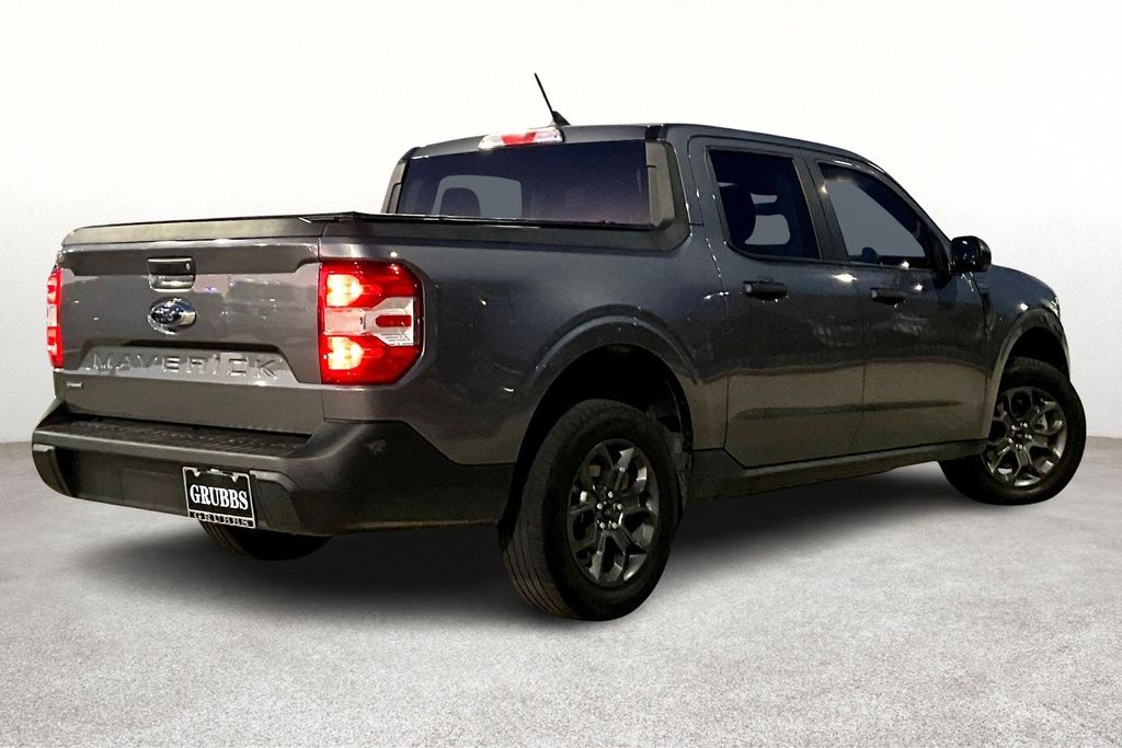 2024 Ford Maverick XLT photo 2
