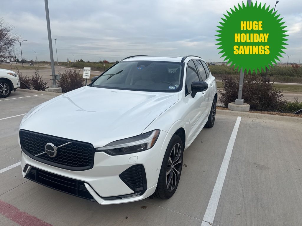2024 Volvo XC60 Plus's photo