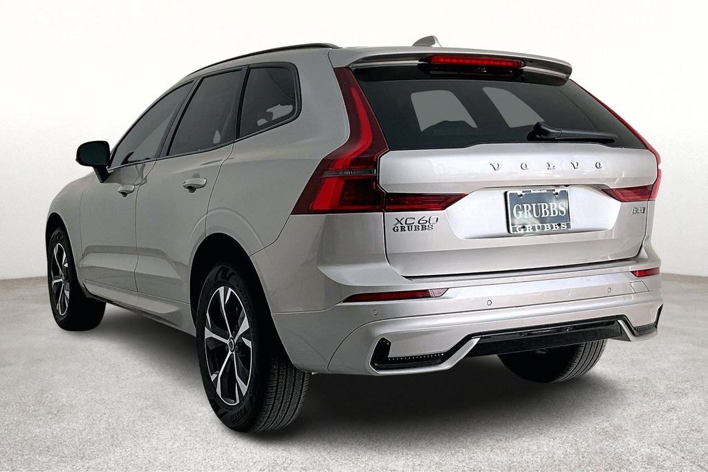 New 2026 Volvo XC60 B5 Core SUV