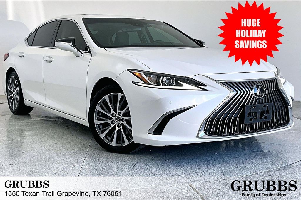 2020 Lexus ES 350's photo