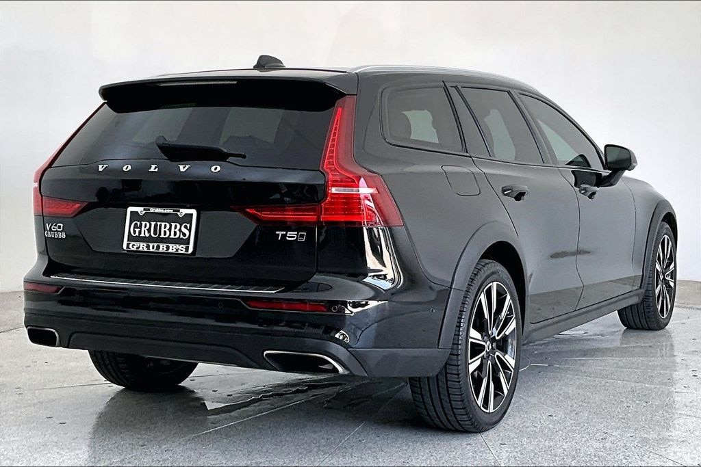 Used 2022 Volvo V60 Cross Country T5 Wagon