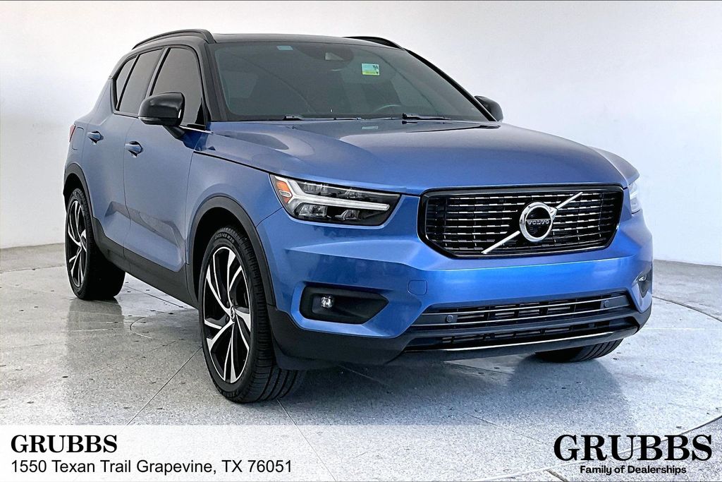 Used 2020 Volvo XC40 R-Design