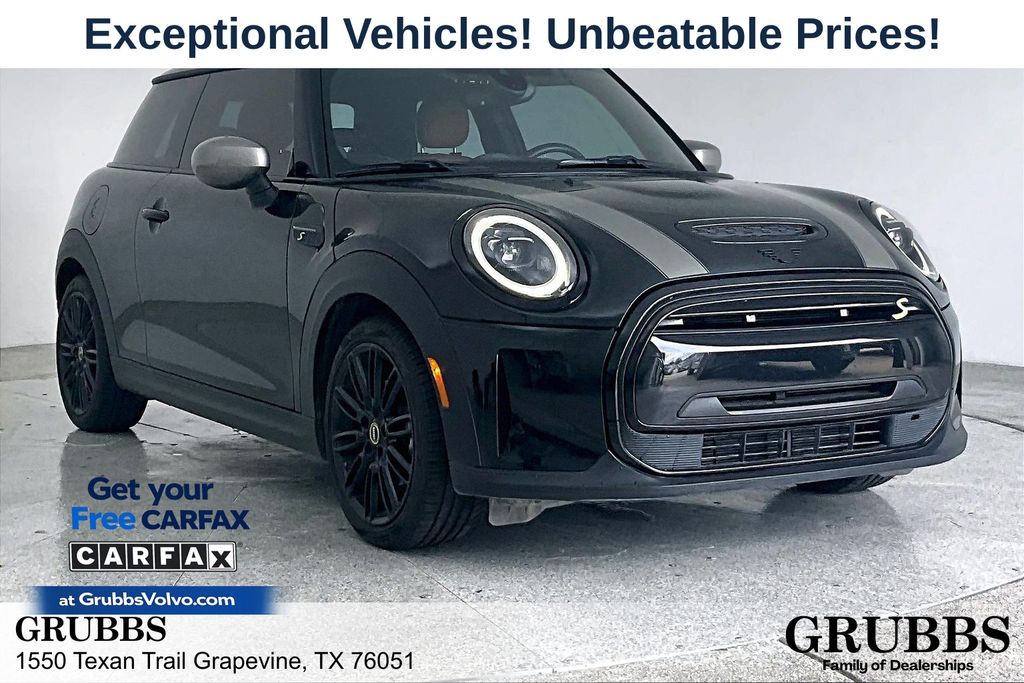 2024 MINI Hardtop Cooper SE's photo