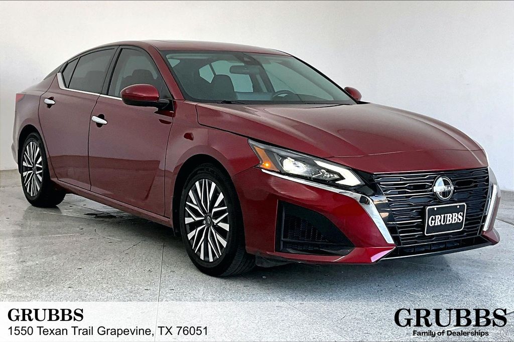 Used 2023 Nissan Altima 2.5 SV
