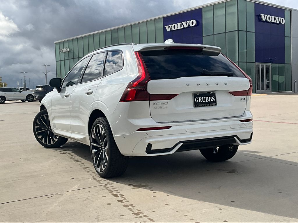 2026 Volvo XC60 B5 photo 2