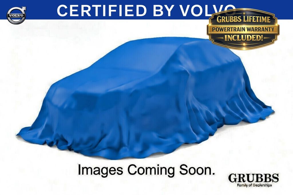 2025 Volvo XC40 B5 Plus Dark AWD's photo
