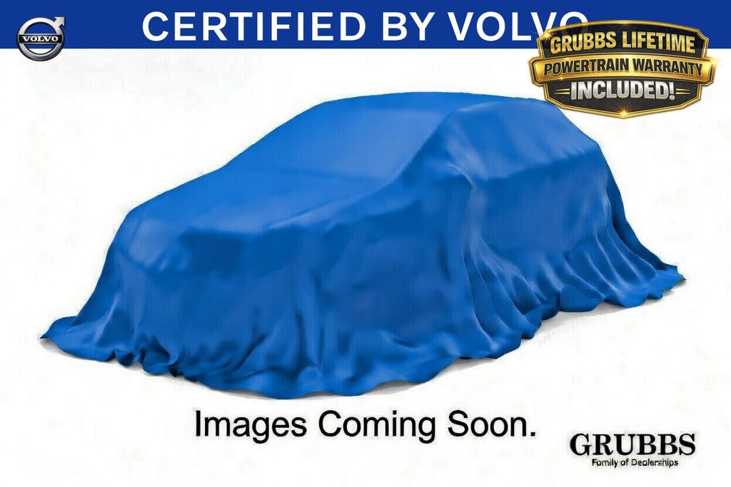 2024 Volvo XC40 B5 Plus Bright AWD's photo