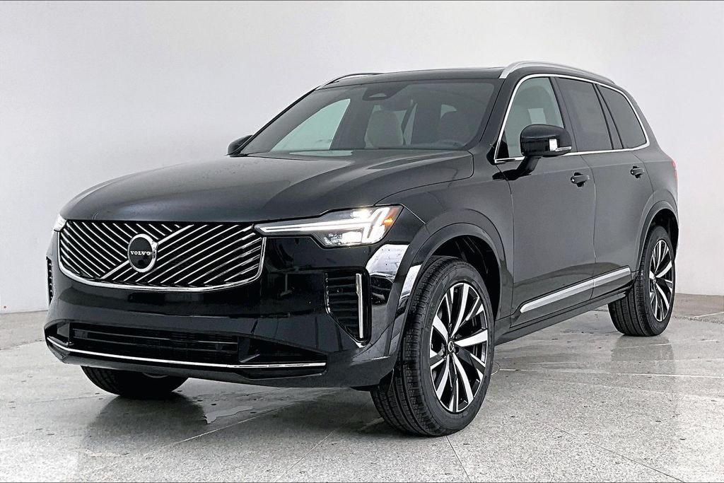 New 2026 Volvo XC90 B5 Core SUV
