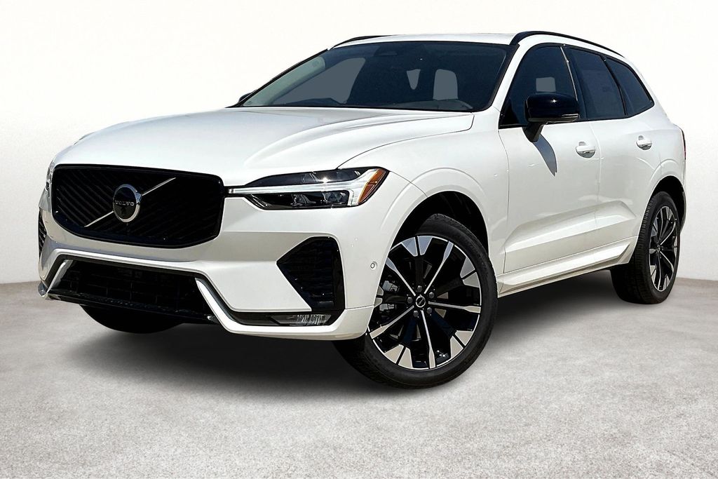 2026 Volvo XC60 B5 Plus photo 2