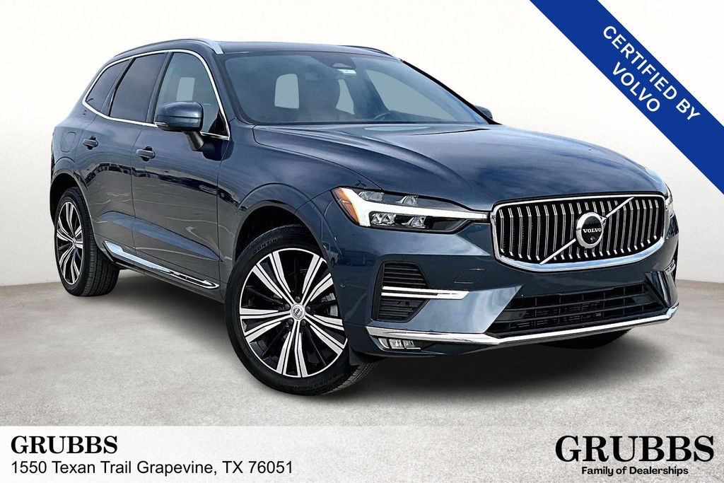 2023 Volvo XC60 Plus's photo