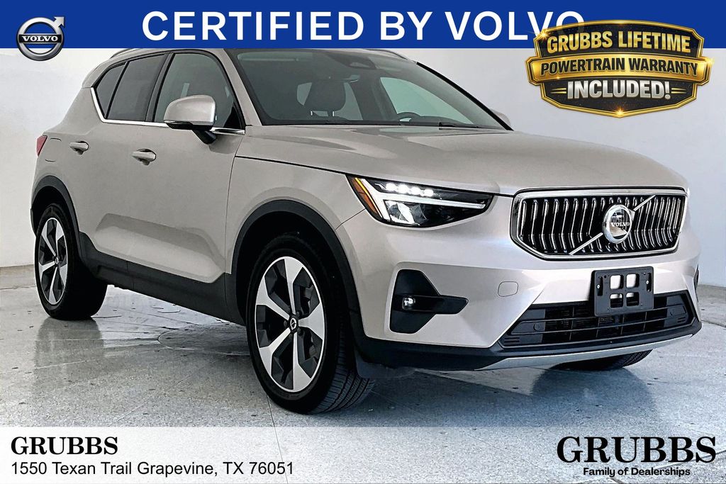 2023 Volvo XC40 B5 Plus Bright AWD's photo