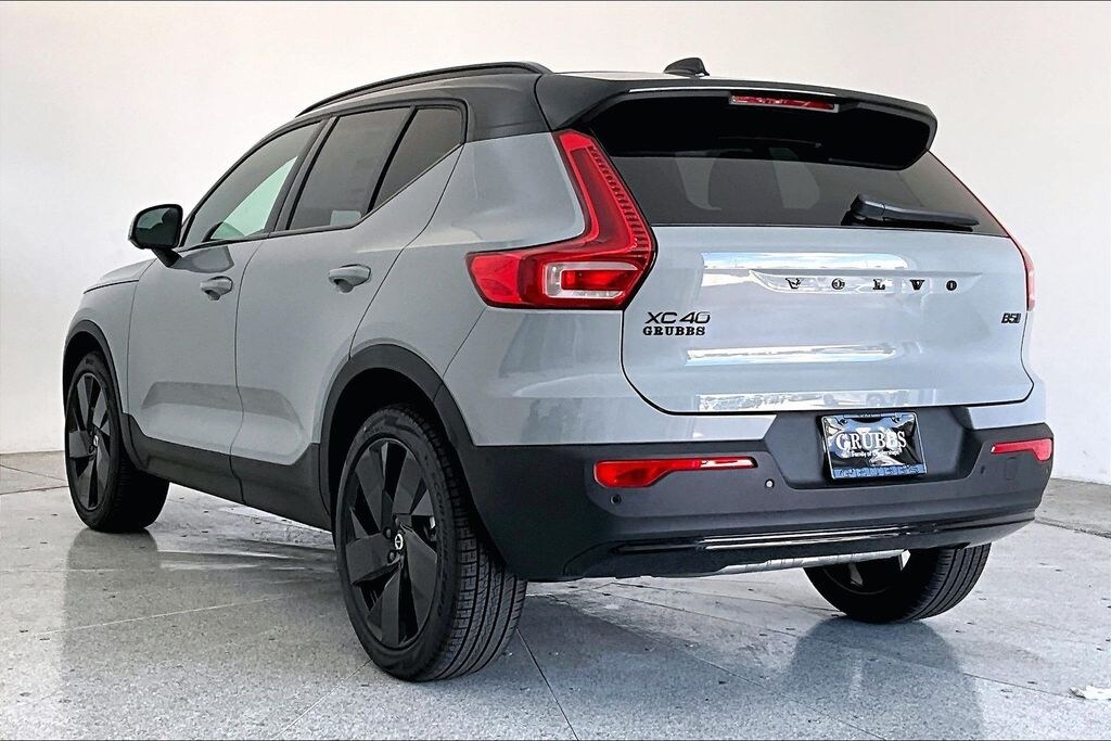 New 2026 Volvo XC40 B5 Ultra Black Edition SUV