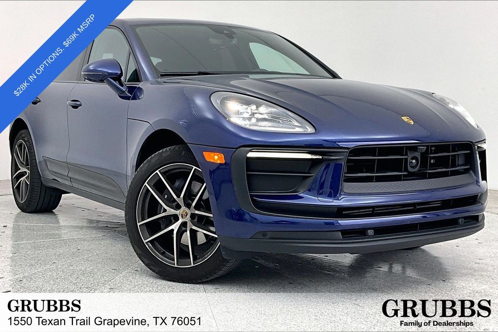 2023 Porsche Macan Base