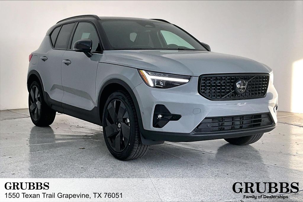 New 2026 Volvo XC40 B5 Ultra Black Edition