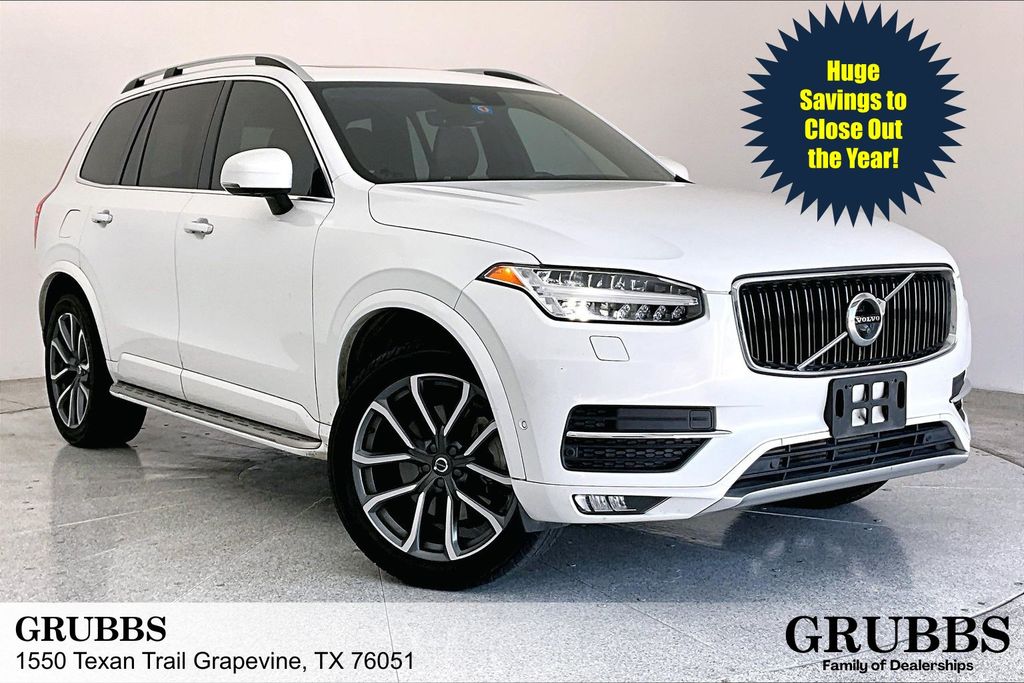 2019 Volvo XC90 Momentum's photo