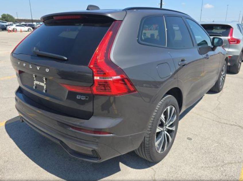 2025 Volvo XC60 Plus photo 2