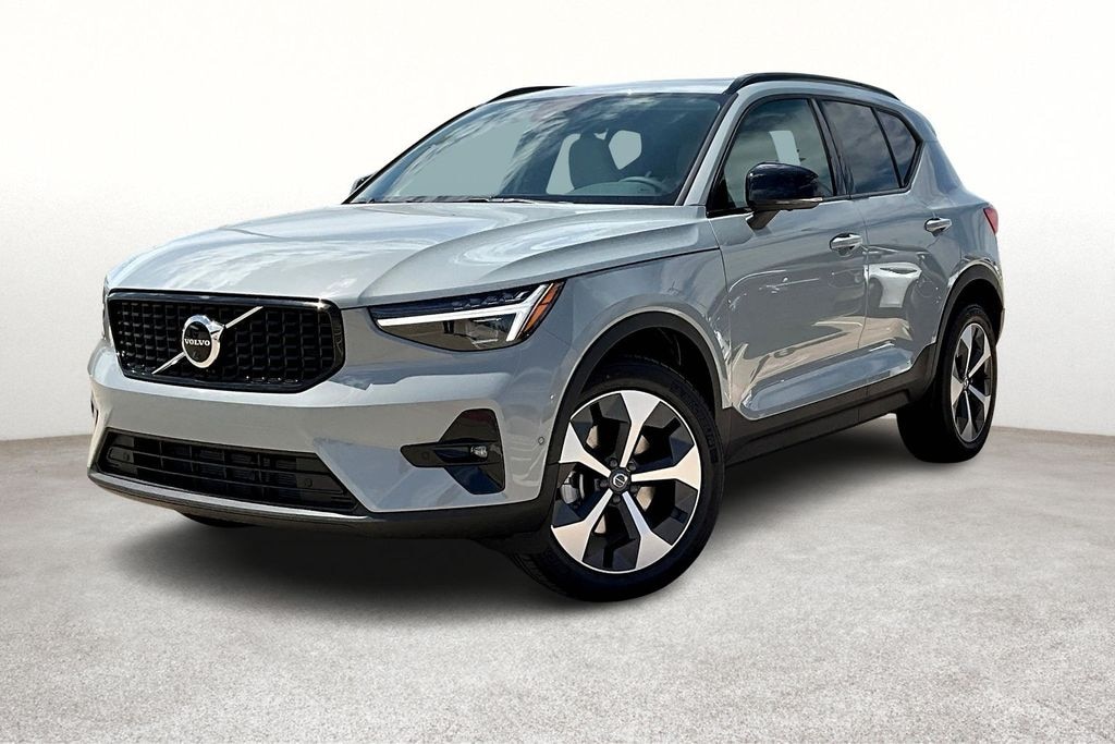 Used 2026 Volvo XC40 B5 Plus SUV