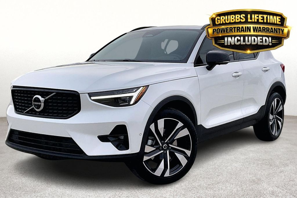 New 2026 Volvo XC40 B5 Ultra SUV