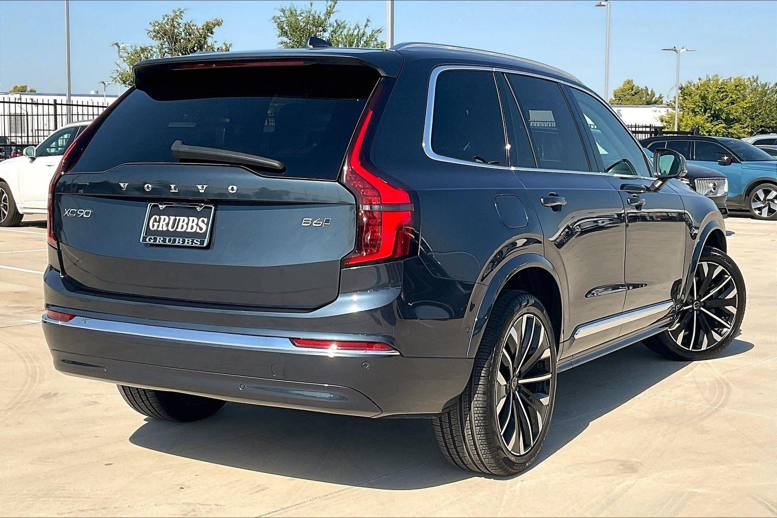 2025 Volvo XC90 Plus photo 2