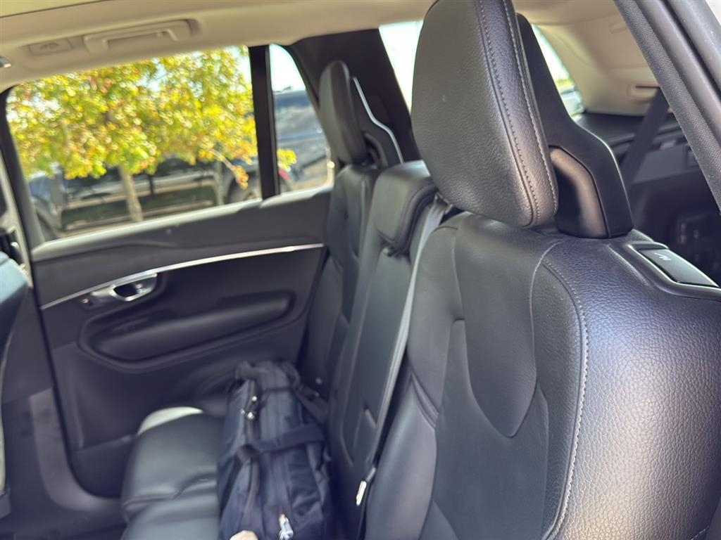 2020 Volvo XC90 Momentum photo 4