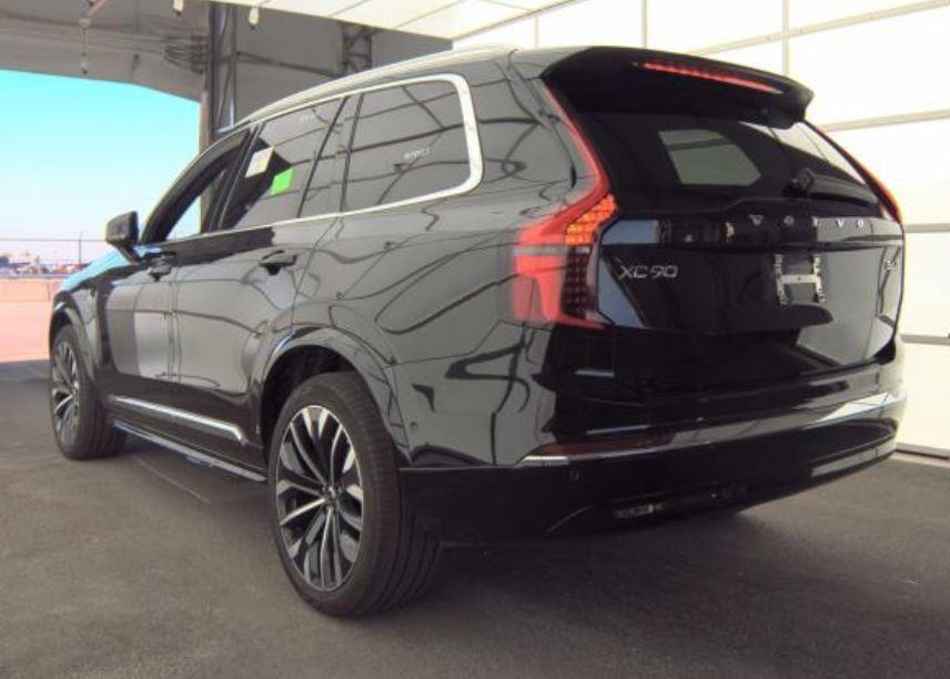 2025 Volvo XC90 Plus photo 2