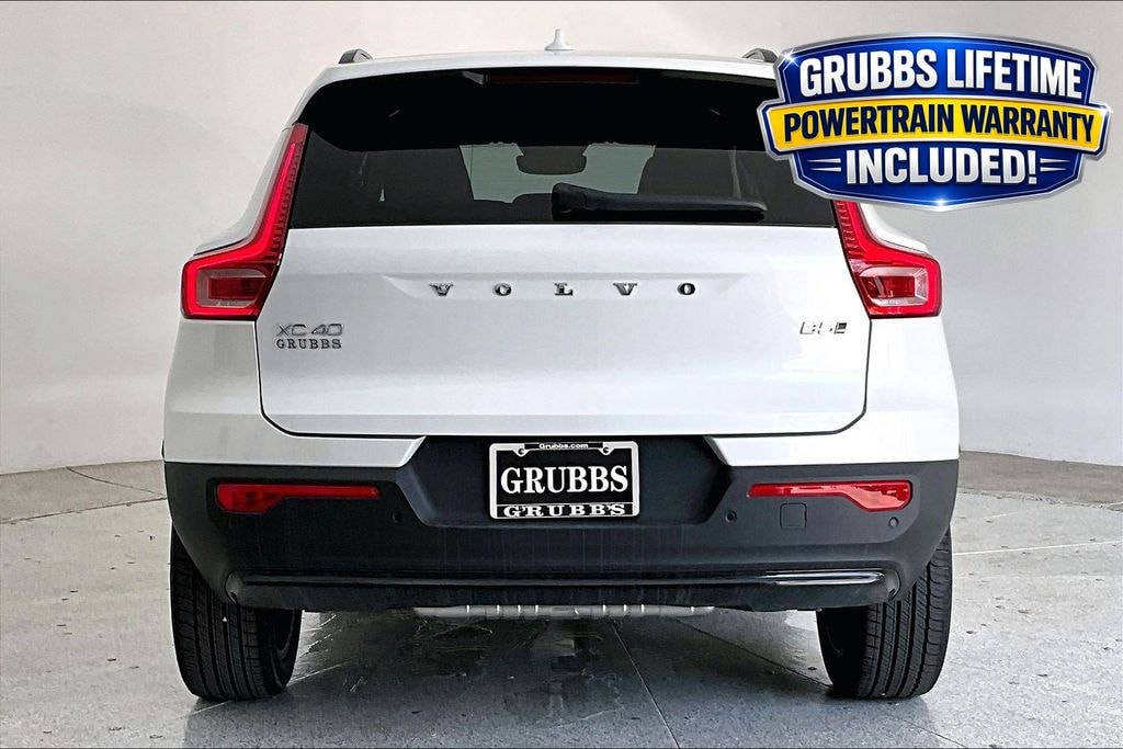 New 2026 Volvo XC40 B5 Plus SUV