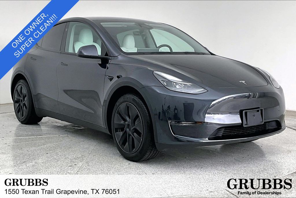 2025 Tesla Model Y Long Range Rear Wheel Drive's photo