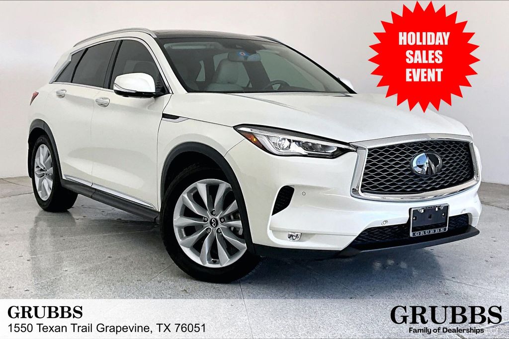 2019 INFINITI QX50 Essential's photo