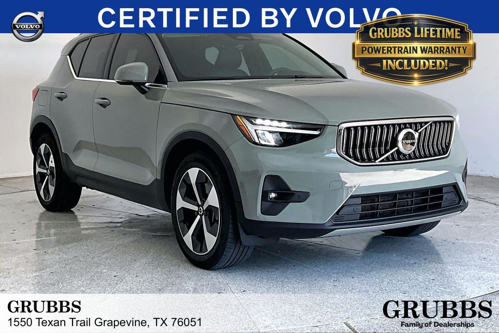 2023 Volvo XC40 B5 Plus Bright AWD's photo