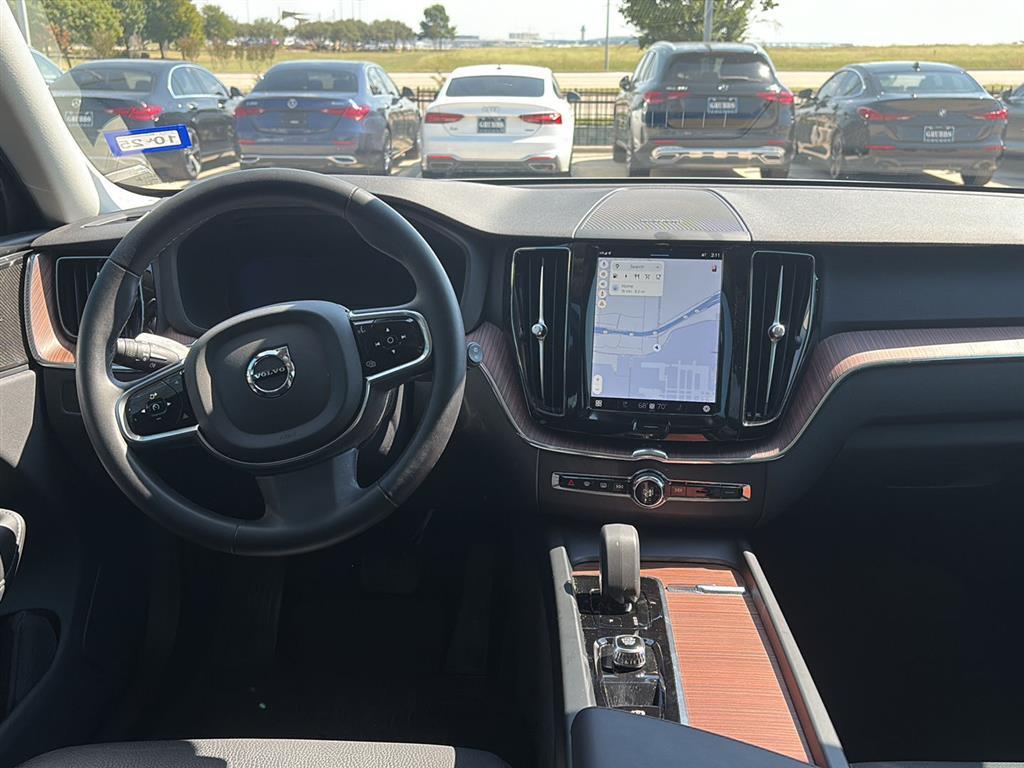 2024 Volvo XC60 Recharge Hybrid Plus photo 3