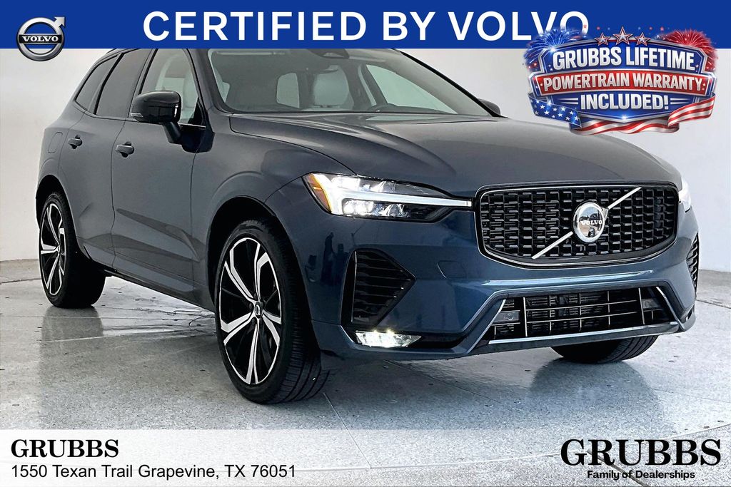 2025 Volvo XC60 B5 Ultra Dark AWD's photo